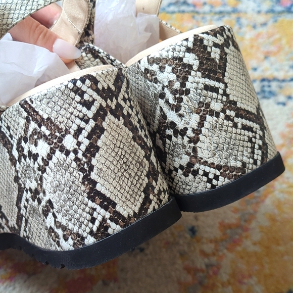 Free People Chelsea Embossed Snake Print Strappy Platform Sandals Beige Black 38 - Picture 15 of 16